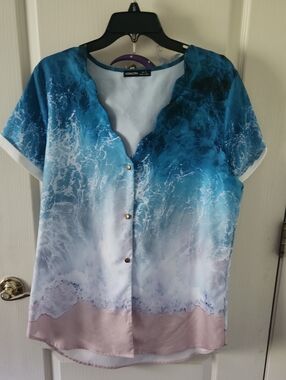 Noble Casa Blue Ocean Print Button-Front Blouse. New Without Tags